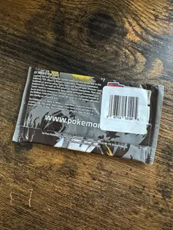 Pokemon Black & White Legendary Treasures Booster Pack, Sealed Reshiram Art New - Image 2