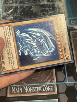 Yugioh TCG Blue Eyes White Dragon DPKB-EN001 Unlimited Super Rare LP - Image 3