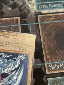 Yugioh TCG Blue Eyes White Dragon DPKB-EN001 Unlimited Super Rare LP - Image 4