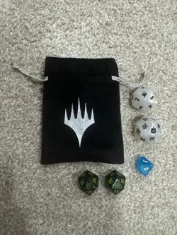 MTG Final Fantasy Promo Dice and Dice Bag D10 Spindown WITH 4x FF D20 PROMO DICE - Image 2