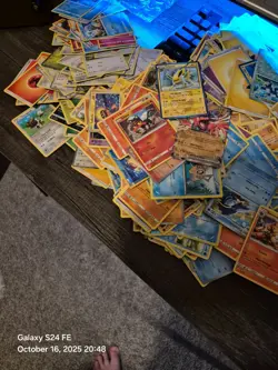 Pokemon 750 Pokemon TCG Trading Cards Collection - Image 2