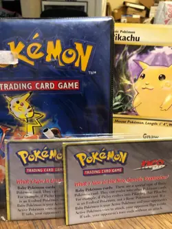 Pokemon 1999 Blue 4-Pocket Binder + card lot, promos, rares, foils, giant cards! - Image 4