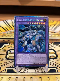 Yugioh Drachoschwanz Arthalion Collectors Rare JUSH-DE006 - Image 1