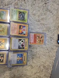 MASSIVE POKEMON COLLECTION!! 550+ CARDS WITH VINTAGE AND HOLOS - Image 4