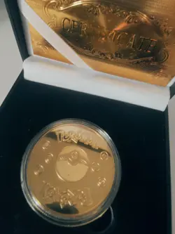 💥Pokemon Pikachu Blue/Grn Gold Metal Collectable Coin With Box & Certificate 💥 - Image 2