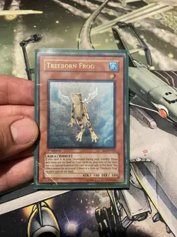 Yugioh Treeborn Frog 1st Edition Ultimate Rare SOI-EN025 Damaged - Image 1