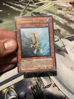 Yugioh Treeborn Frog 1st Edition Ultimate Rare SOI-EN025 Damaged - Image 2
