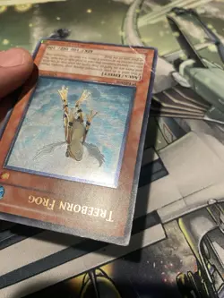 Yugioh Treeborn Frog 1st Edition Ultimate Rare SOI-EN025 Damaged - Image 4