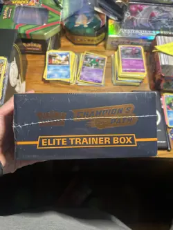 Pokemon TCG Sword & Shield CHAMPION'S PATH Elite Trainer Box ETB Sealed - Image 5