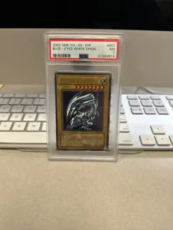 Yugioh PSA 7 NM Blue-Eyes White Dragon SDK-001 Ultra Rare 2002 - Image 1