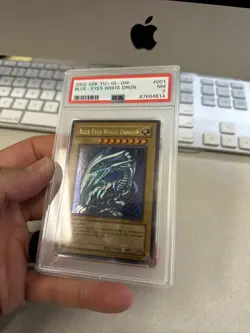 Yugioh PSA 7 NM Blue-Eyes White Dragon SDK-001 Ultra Rare 2002 - Image 2