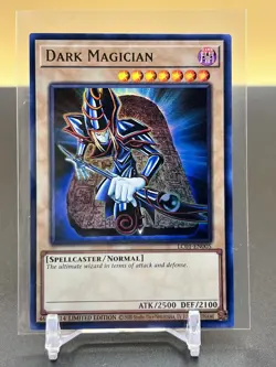 Yu-Gi-Oh! Dark Magician 25th Anniversary LC01-EN005 Ltd Ed Ultra Rare - Image 1