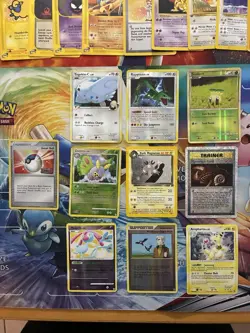 Vintage Pokemon Card Lot Holo Etc MP-Damaged Charizard Rayquaza Mewtwo Fire 765+ - Image 2