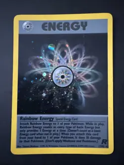 2000 POKEMON TEAM ROCKET #17/82 RAINBOW ENERGY-HOLO WOTC VINTAGE WITH SWIRL - Image 1