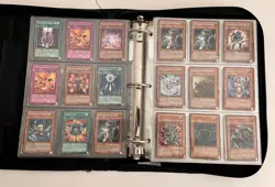 Yugioh Vintage 9 Foil/360 Card Binder Lot Dark Magician Blue-Eyes Red-Eyes 2002 - Image 4