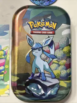 Pokemon Glaceon 025/131 (Cosmos Holo) Prismatic Evolutions SWIRL Promo Tin Art - Image 5