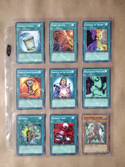 Old Yugioh Cards - Lot F - Image 1