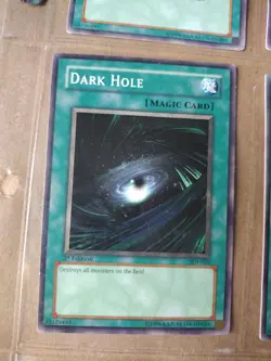 Old Yugioh Cards - Lot G - Image 5