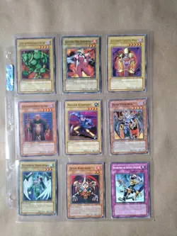 Old Yugioh Cards - Lot J - Image 1