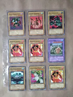 Old Yugioh Cards - Lot L - Image 1