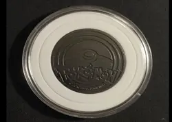 2013 Pokemon TCG Promo Reshiram Gold Foil Coin English Encased - Image 2