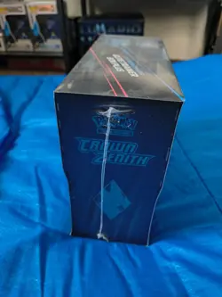 POKEMON TCG CROWN ZENITH POKEMON CENTER ELITE TRAINER BOX PLUS *FACTORY SEALED* - Image 2