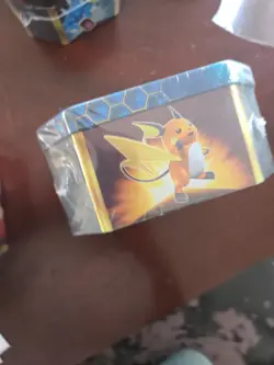 Pokemon Hidden Fates Tin Gyarados-4 Packs Inside-GX - Image 2