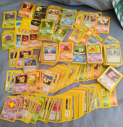 Pokemon lot 700+ commons and uncommons - base set, fossil, jungle, rocket + more - Image 1
