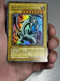 Yugioh 2002 Blue-Eyes White Dragon LOB-001 Unlimited Foil Shift Misprint Error - Image 1