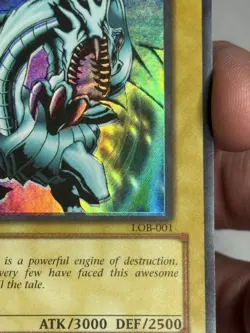 Yugioh 2002 Blue-Eyes White Dragon LOB-001 Unlimited Foil Shift Misprint Error - Image 4