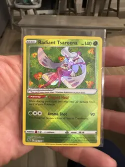 Radiant Tsareena 016/195 - SWSH: Silver Tempest Radiant Rare - Pokemon TCG (NM) - Image 1