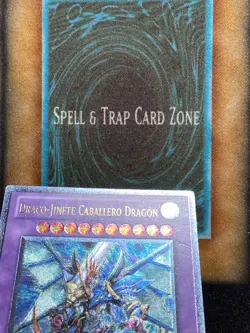 Yugioh Dragon Knight Draco-Equiste DREV-EN038 Ultimate Rare 1st Ed SPANISH LP - Image 2