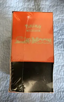 Sun and Moon Base ETB Factory Sealed - Solgaleo - Pokemon Elite Trainer Box Red - Image 3