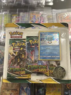 Pokemon TCG Sword & Shield Evolving Skies Blister 3-pack Eiscue - Image 1