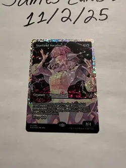 Starfield Vocalist (Showcase) (Fracture Foil) Edge of Eternities 0385 English - Image 2