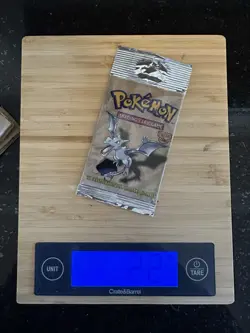 HEAVY Wizards of the Coast Pokemon Fossil Booster Pack 21+g - long crimp - Image 1