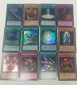 Vintage Spell Trap Monster Holographic Yugioh Yu-Gi-Oh Trading Card Game 12 Lot - Image 1