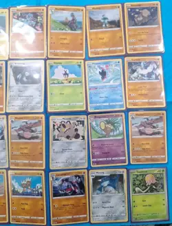 Pokemon Lot Of 86 Cards In Protective Sleeves Poliwrath Sableye Meowth Dusclops - Image 2