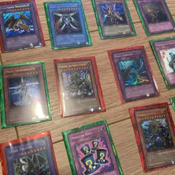 YUGIOH 50 CARDS ALL HOLOGRAPHIC HOLO FOIL COLLECTION BOX! GOOD DECK ADDITIONS - Image 3