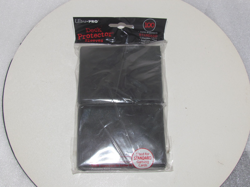 100 ULTRA PRO Glossy Black DECK PROTECTORS CARD SLEEVES MTG 2011 - Image 1