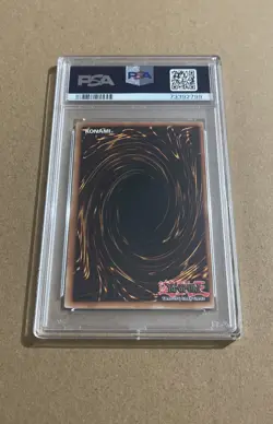 2002 Yu-Gi-Oh! Blue-Eyes White Dragon SDK-001 Ultra Rare PSA 9 MINT - Image 2