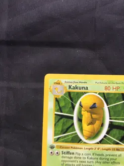 Pokemon Cards: Base Set 1st Edition Uncommon: Kakuna 33/102 - Image 2