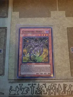 YUGIOH TCG CYBERDARK HORN CDIP-EN001 SUPER 1ST EDITION NM - Image 1