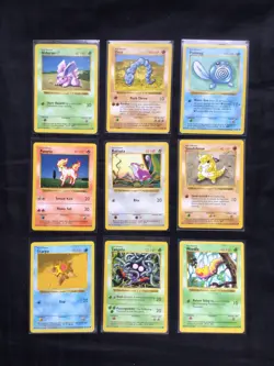 Pokemon Cards: Shadowless Base Set 30 Card Non-Holo Lot - Image 3