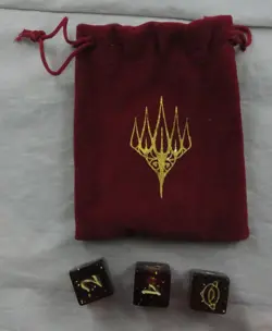 Magic The Gathering Gold Glitter Lord of the Rings Middle Earth Promo Dice & Bag - Image 1