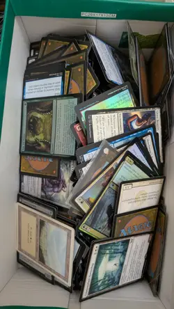 Unsorted Magic: The Gathering TCG and CCG Trading Cards (2000 Plus Cards) - Image 3