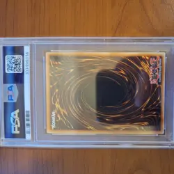 2024 YU-GI-OH! MP24-25TH ANV TIN: DUELING MIRRORS BLUE-EYES WHITE DRAGON PSA 9 - Image 2