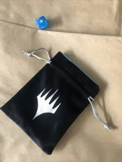 Final Fantasy Mtg Promo Dice w/ FF Felt Bag- D10 -Pre-Release Blue Crystal - Image 2