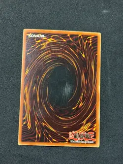 Yugioh Dark Magician SDY-006 Ultra Rare FULL HOLO BLEED Played - Image 4
