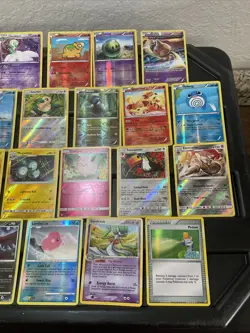(30) Pokemon Cards Lot WOTC Vtg Holo STAMPED REVERSE Gardevoir Cradily Latios - Image 4